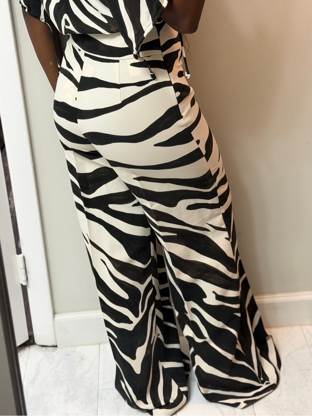 Zara Black & White Zebra-Print Wide-Leg two Piece Set - Picture 10 of 13